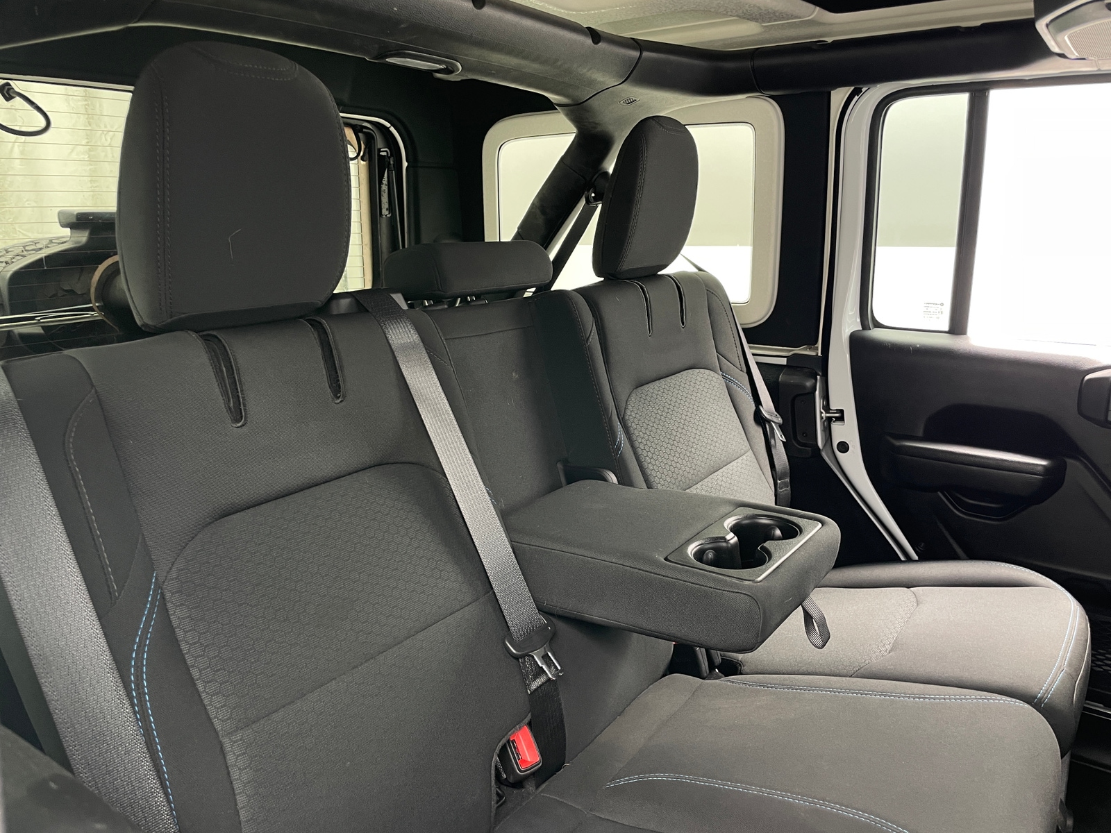 Thumbnail: 2022 Jeep Wrangler - 6