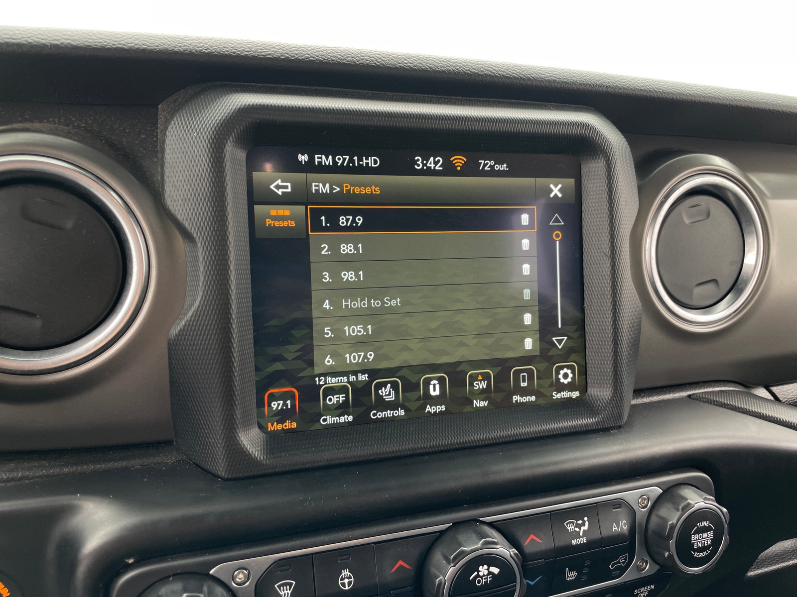 Thumbnail: 2022 Jeep Wrangler - 4
