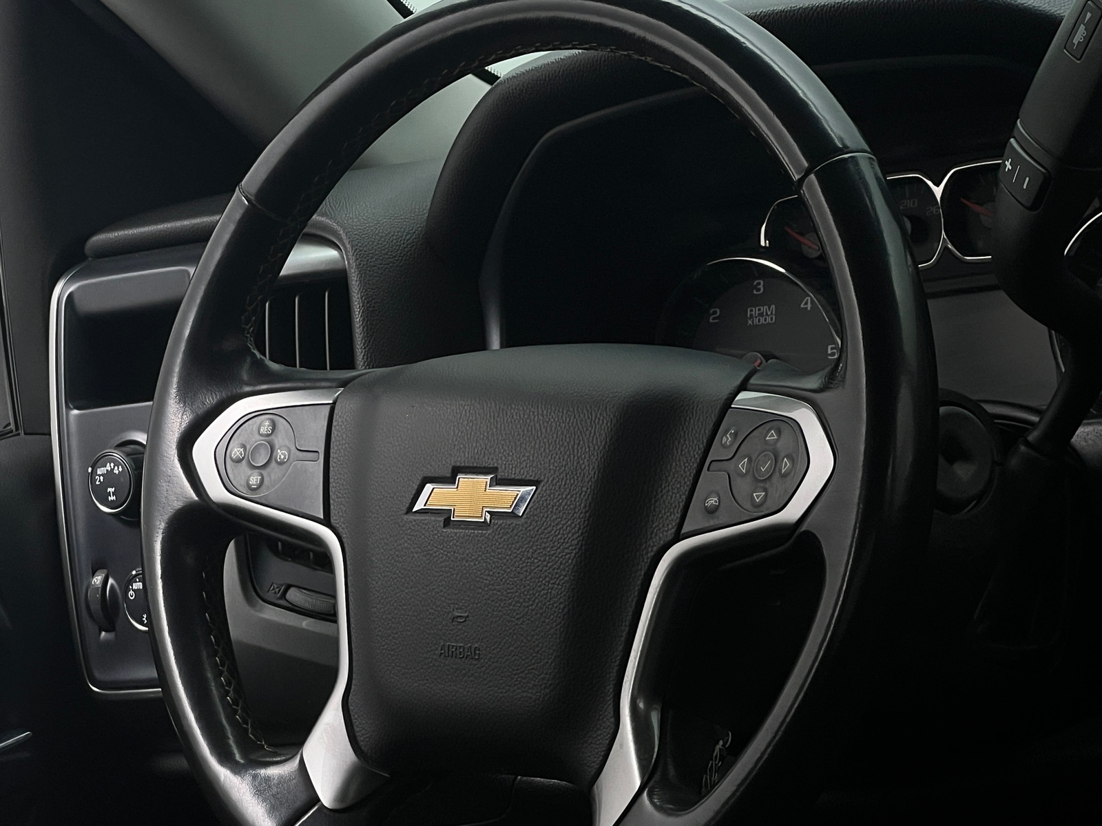 Thumbnail: 2019 Chevrolet Silverado 1500 - 5
