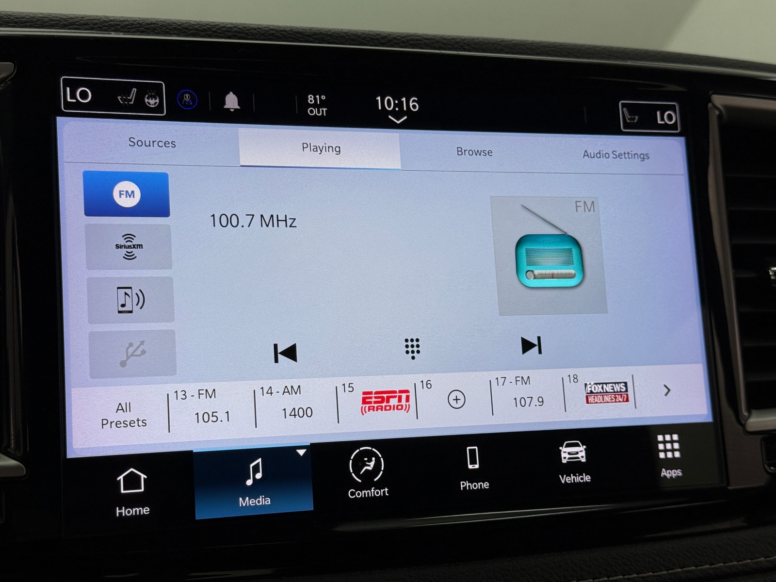 Thumbnail: 2021 Chrysler Pacifica - 3