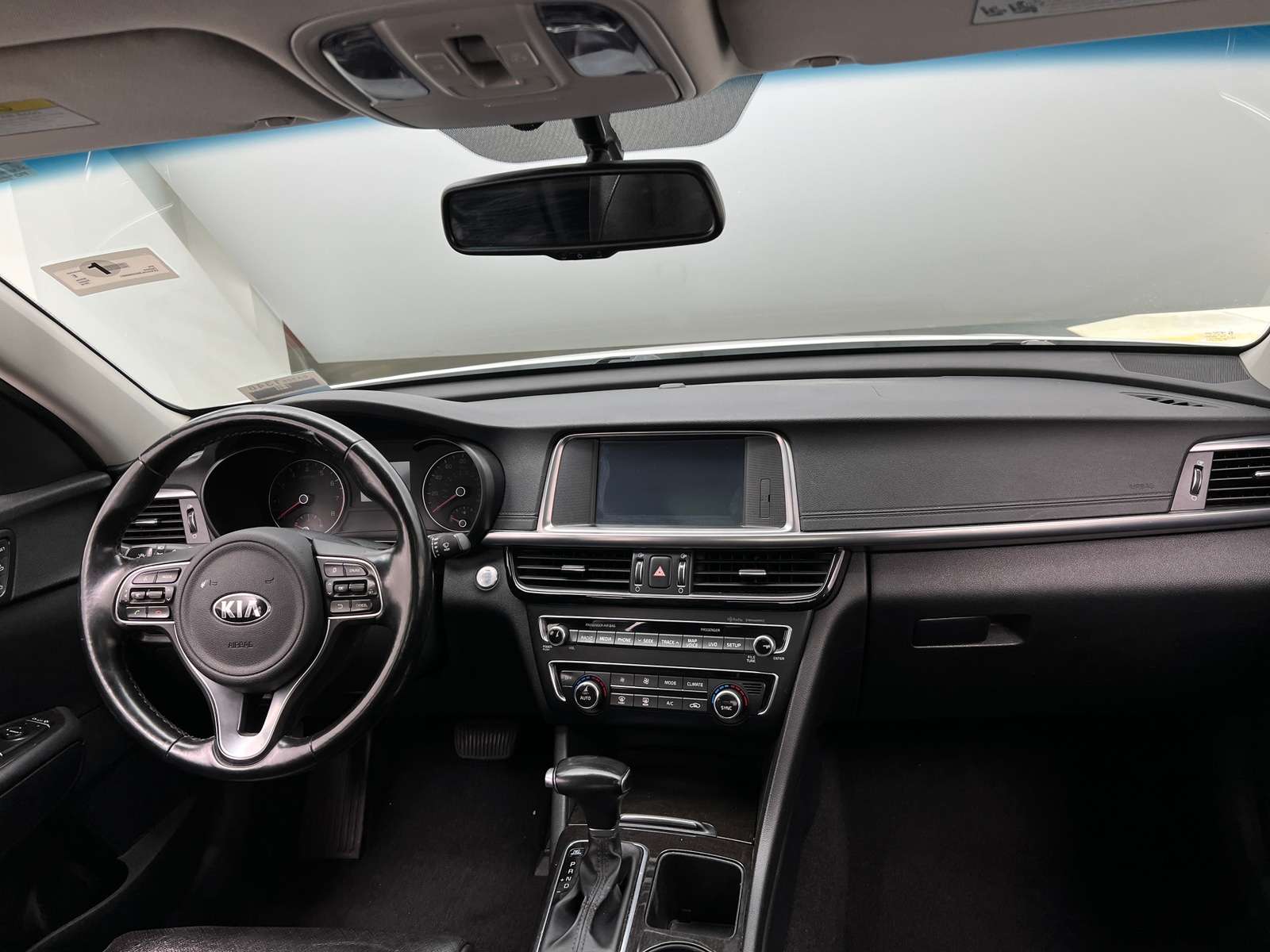 Thumbnail: 2016 Kia Optima - 2
