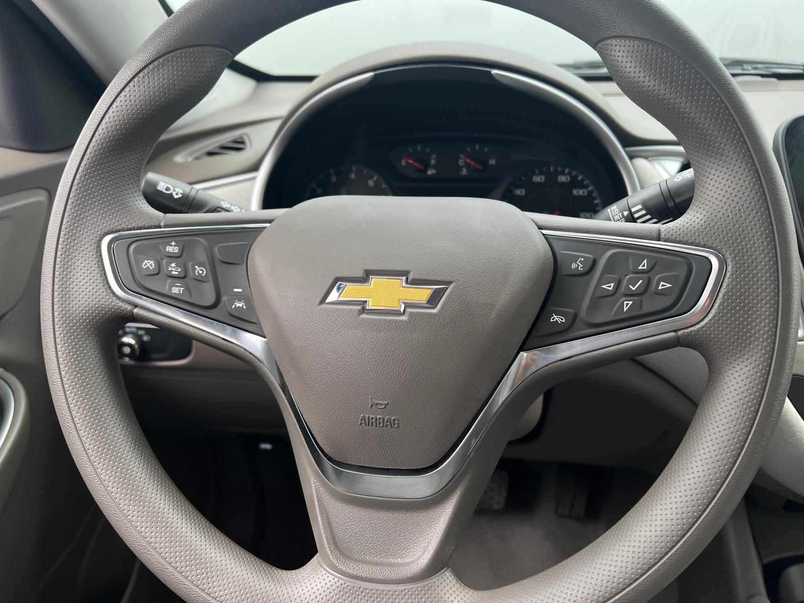 Thumbnail: 2023 Chevrolet Malibu - 5