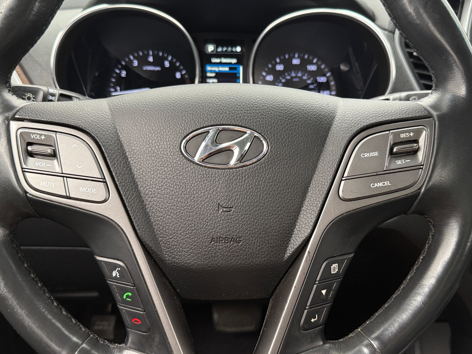 Thumbnail: 2017 Hyundai Santa Fe - 4