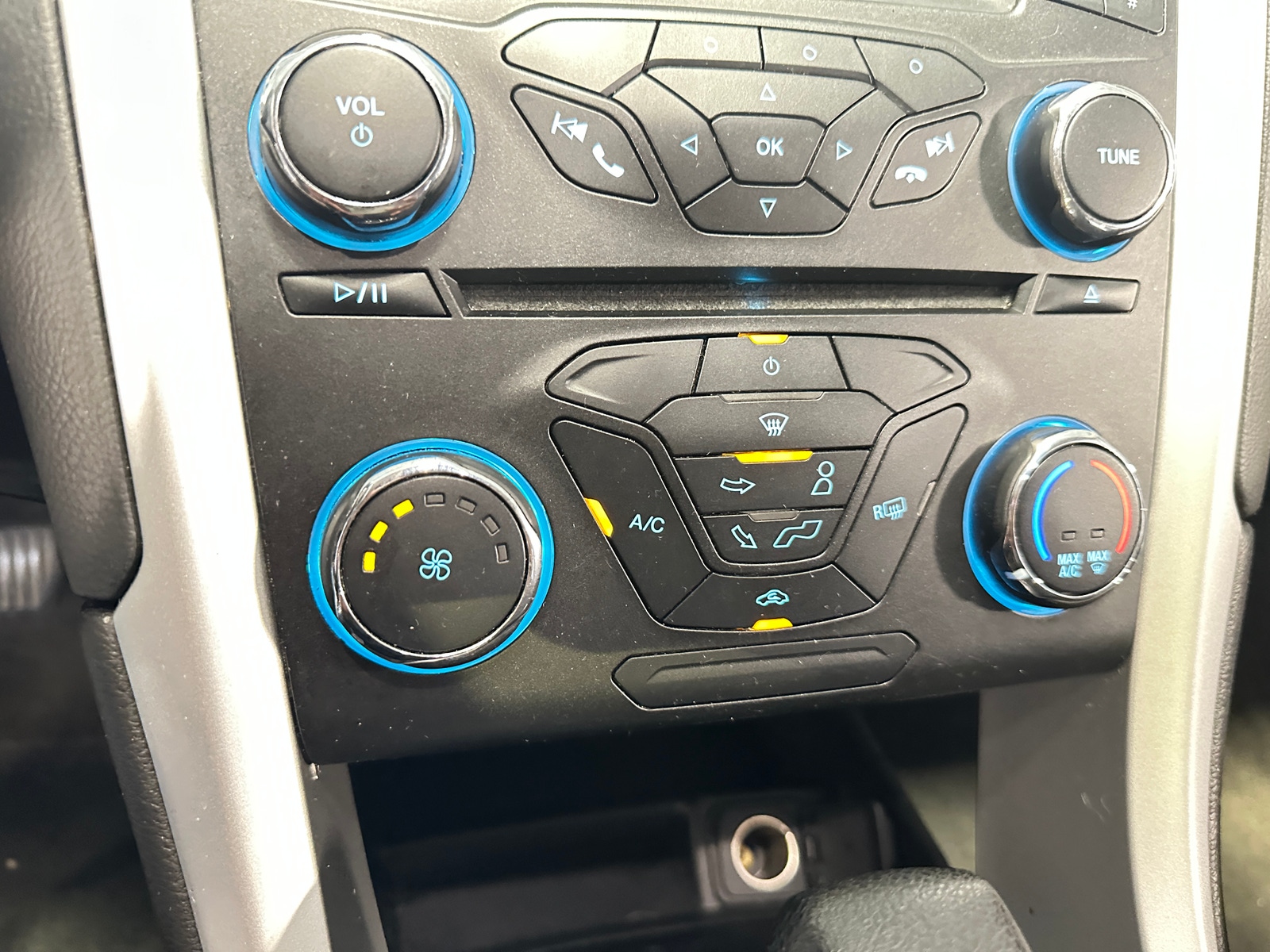 Thumbnail: 2016 Ford Fusion - 4