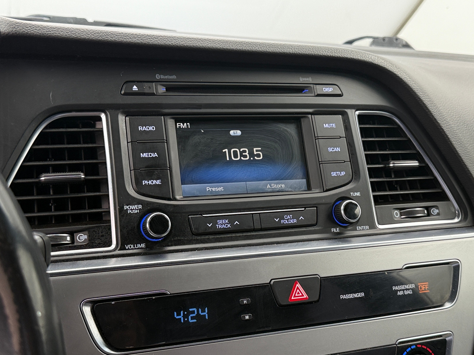 Thumbnail: 2015 Hyundai Sonata - 3