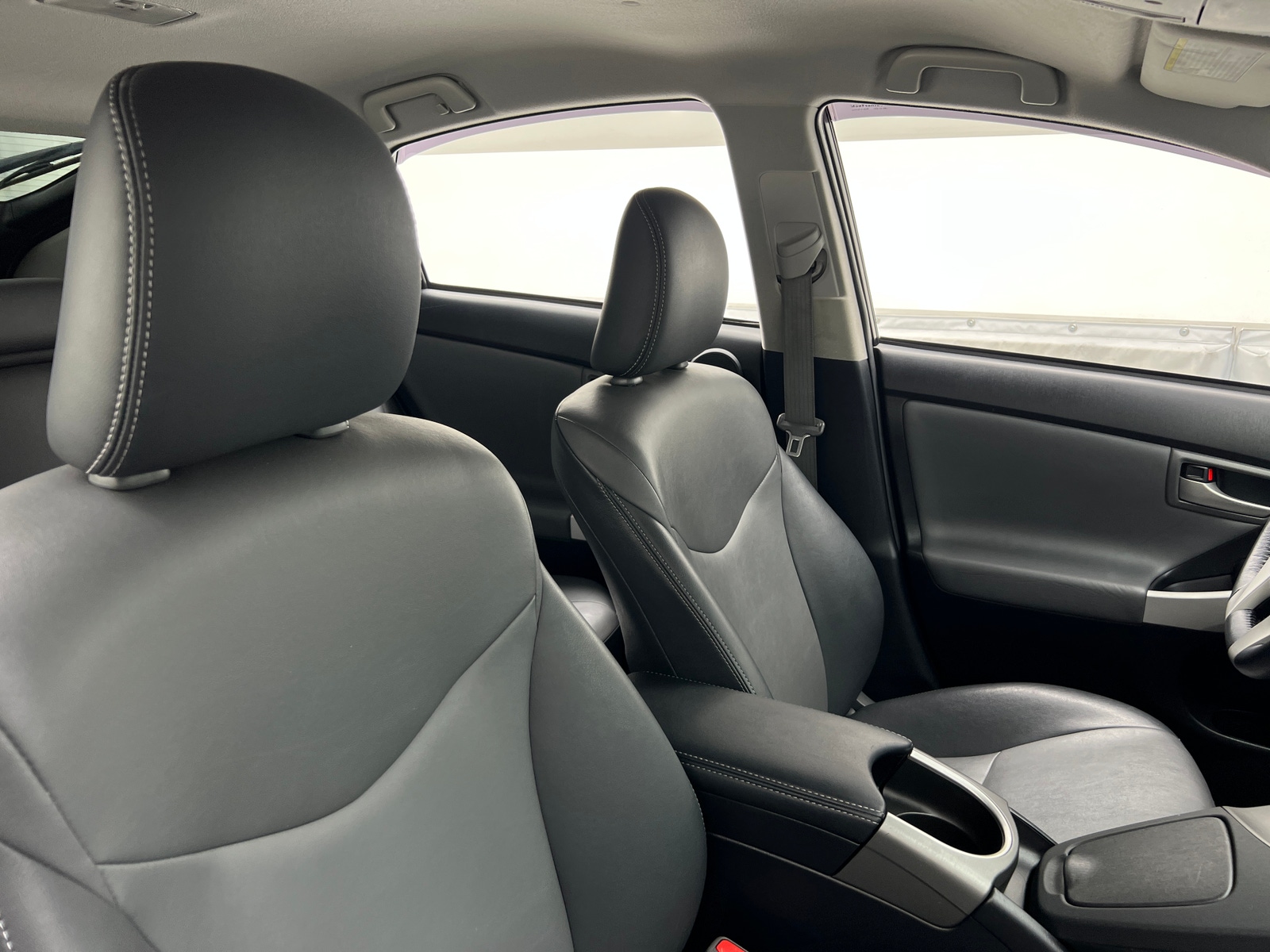Thumbnail: 2015 Toyota Prius - 2