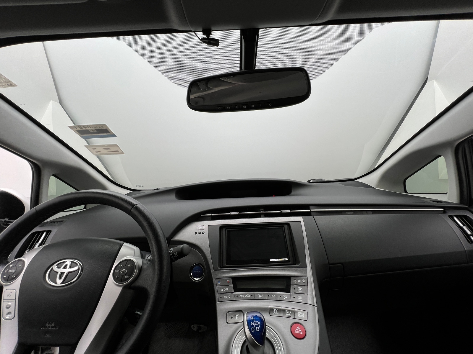 Thumbnail: 2015 Toyota Prius - 3