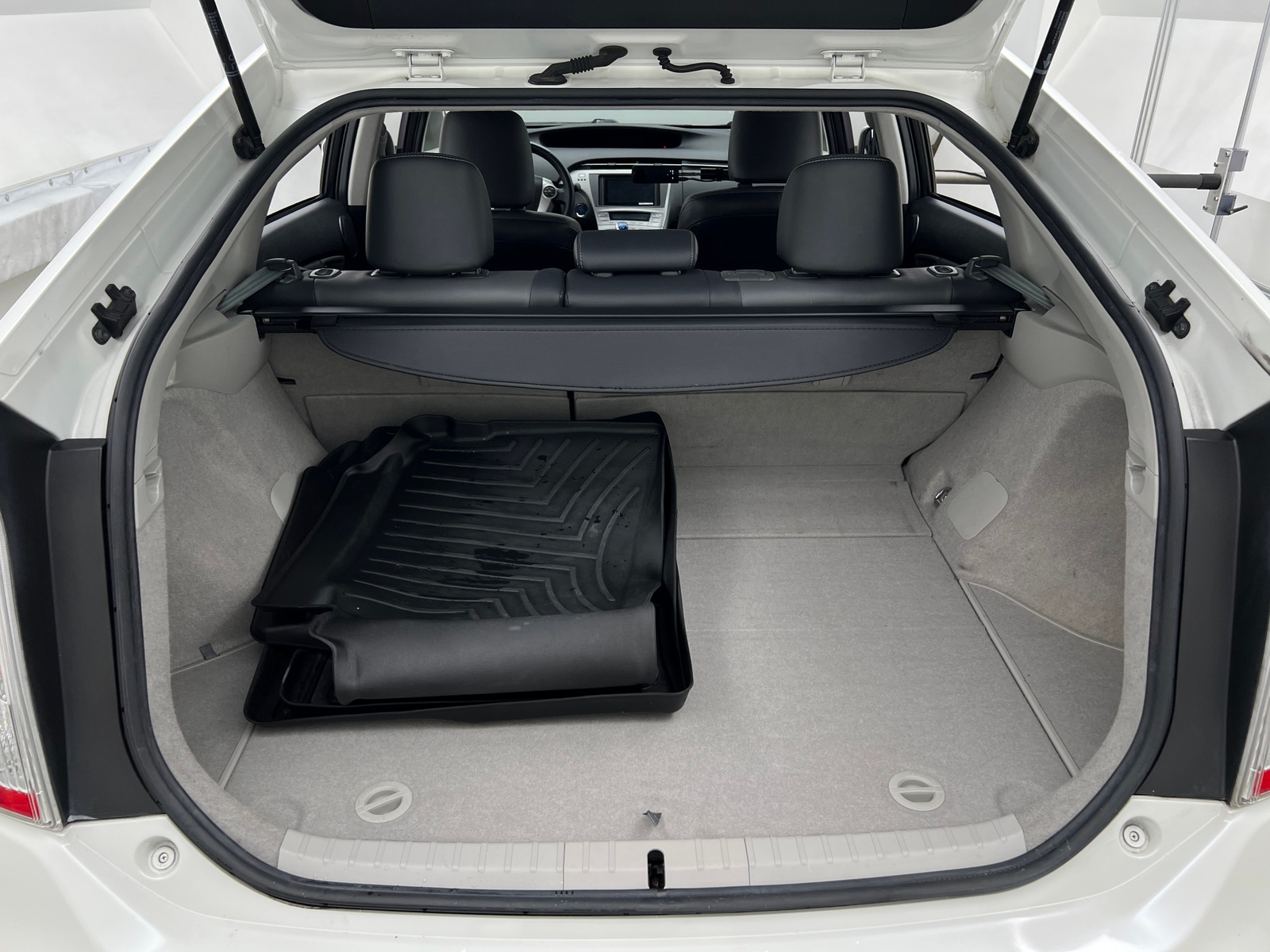 Thumbnail: 2015 Toyota Prius - 7