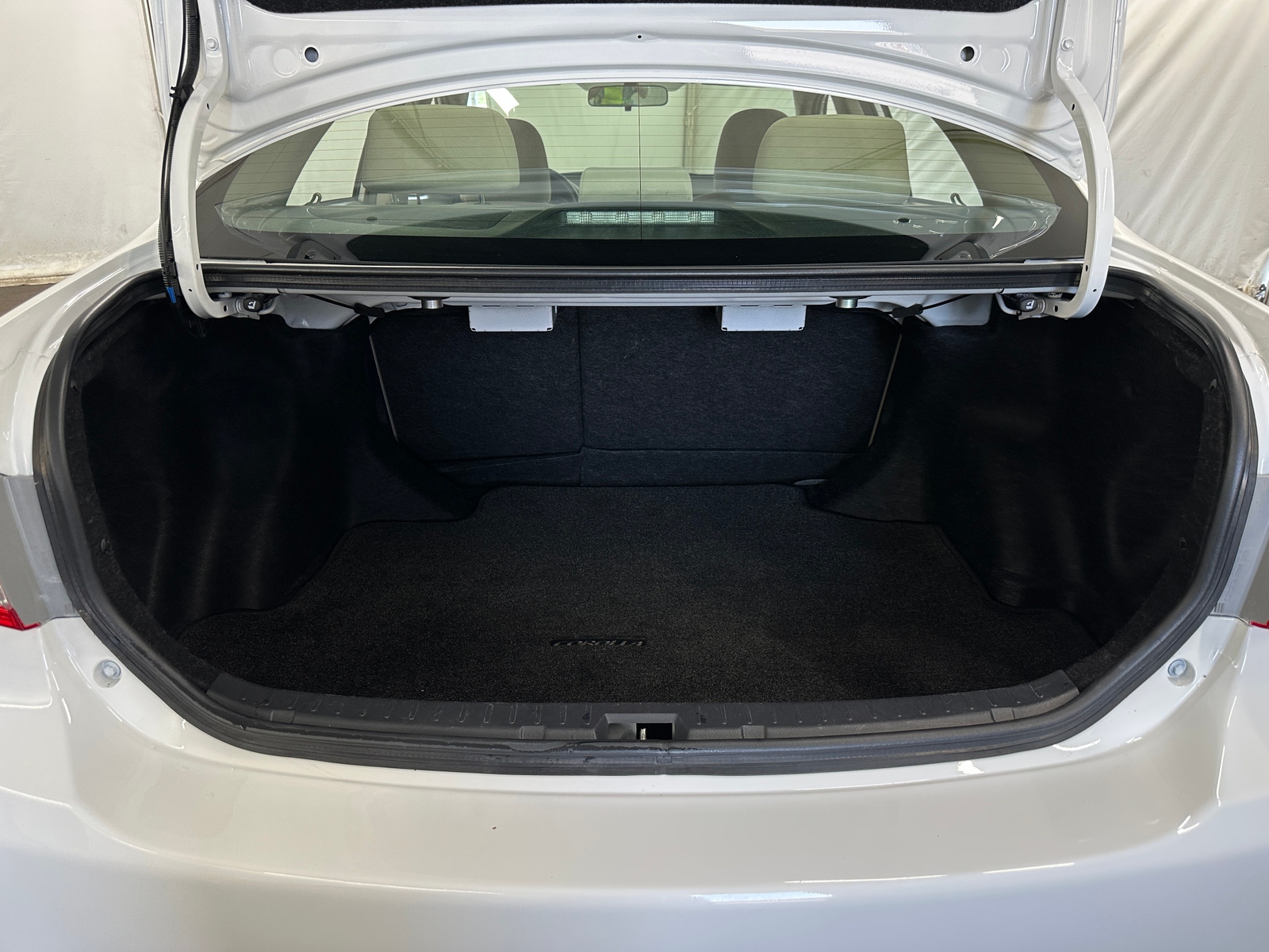 Thumbnail: 2011 Toyota Corolla - 6