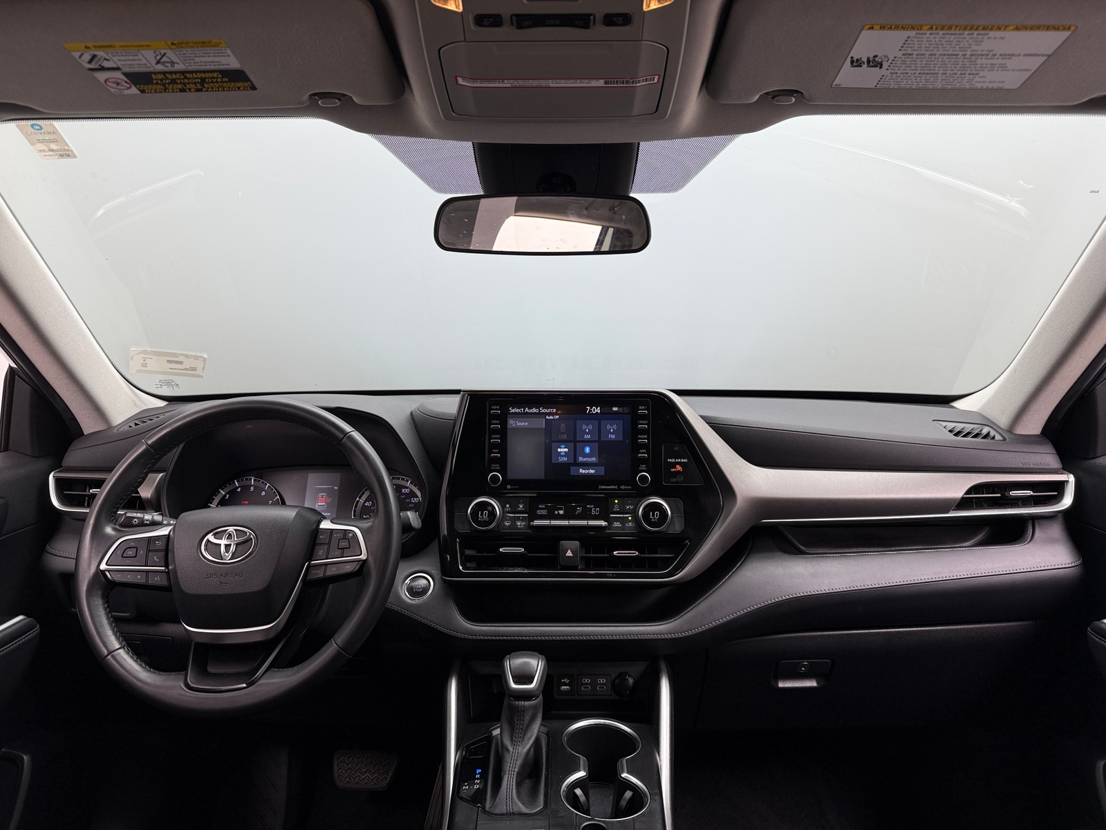 Thumbnail: 2022 Toyota Highlander - 3