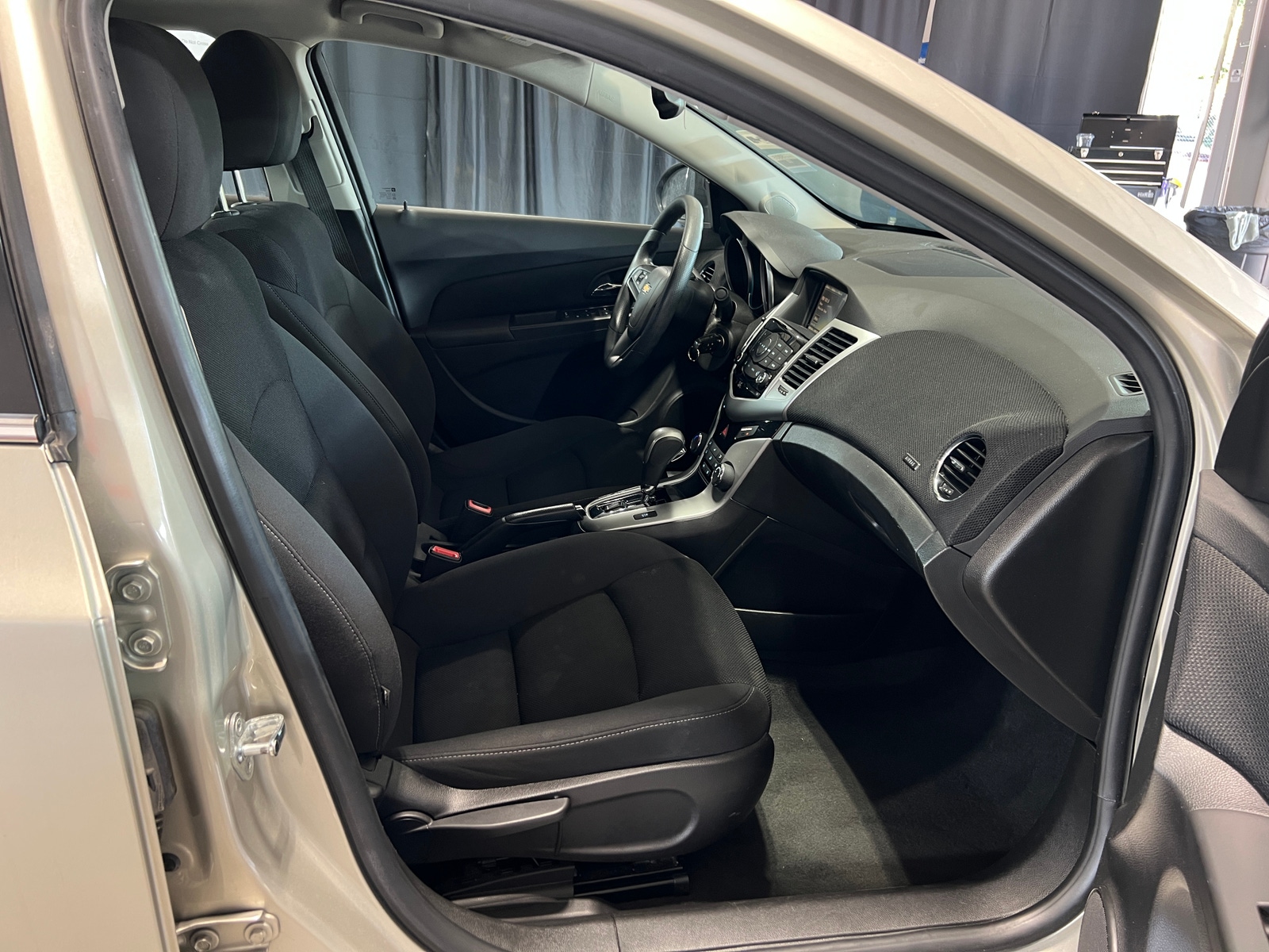 Thumbnail: 2016 Chevrolet Cruze - 2