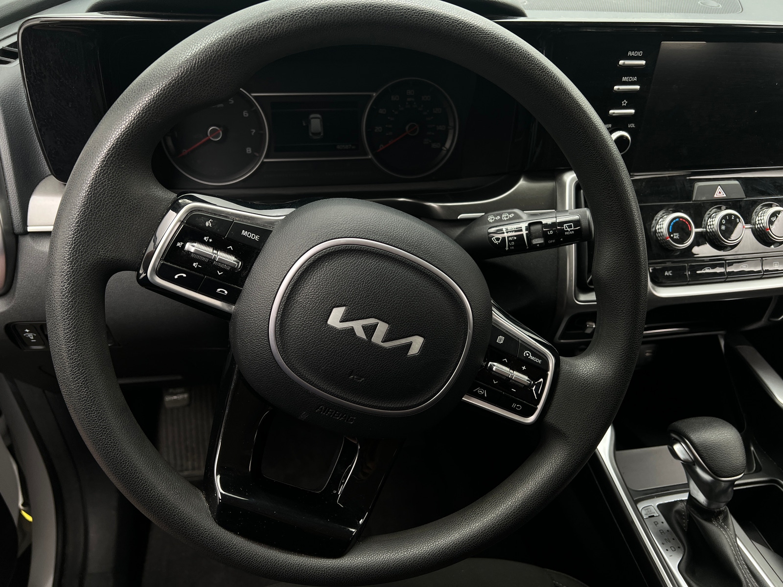 Thumbnail: 2022 Kia Sorento - 5