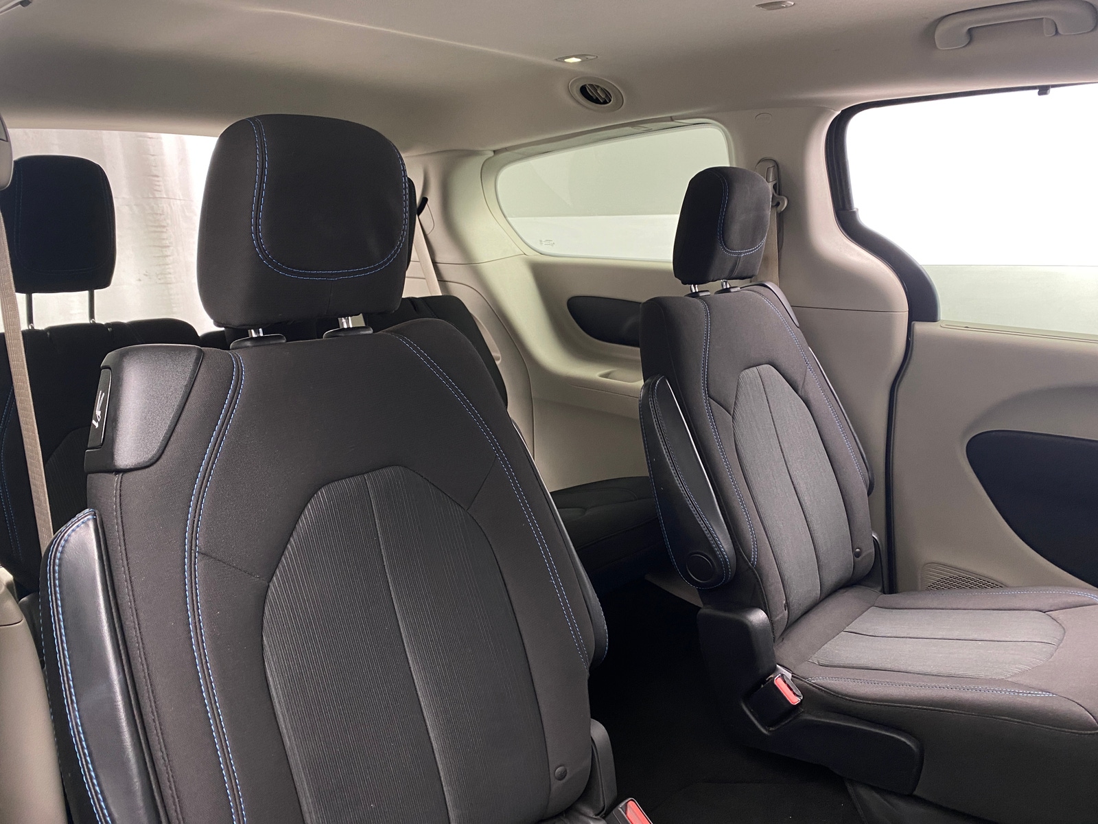 Thumbnail: 2021 Chrysler Pacifica - 6