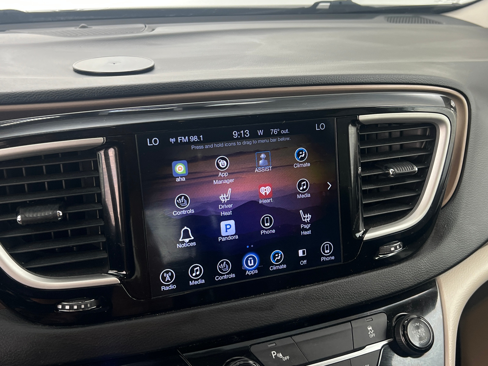 Thumbnail: 2017 Chrysler Pacifica - 3