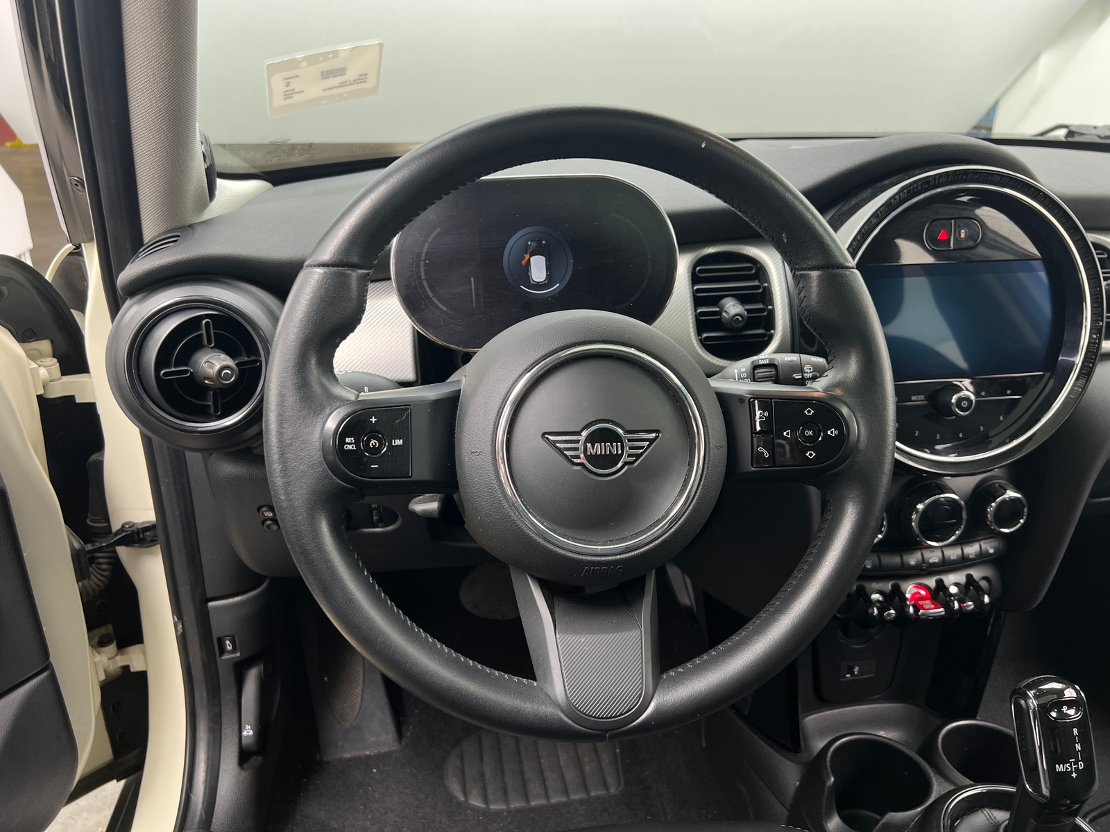 Thumbnail: 2022 MINI Cooper Hardtop - 5