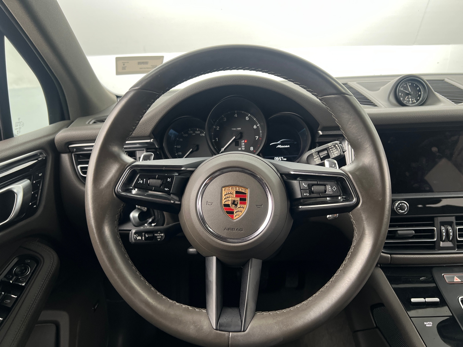 Thumbnail: 2023 Porsche Macan - 4