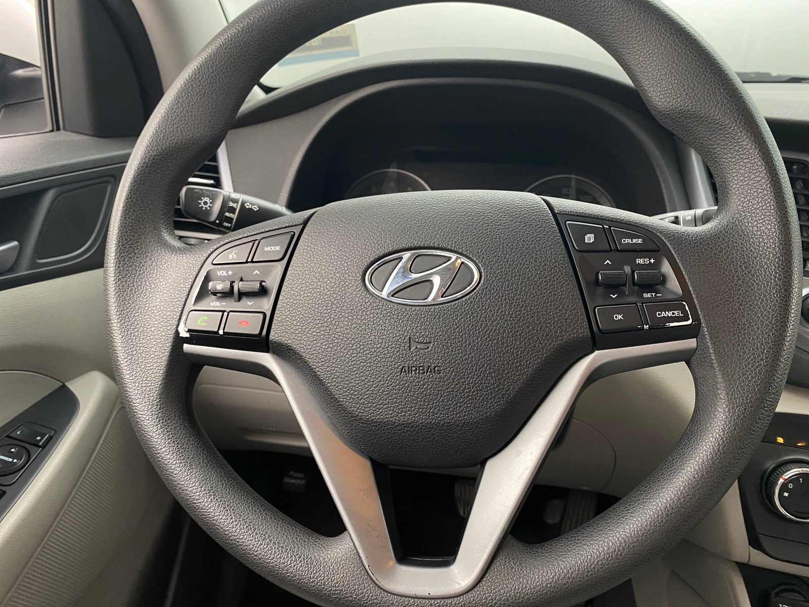 Thumbnail: 2017 Hyundai Tucson - 5