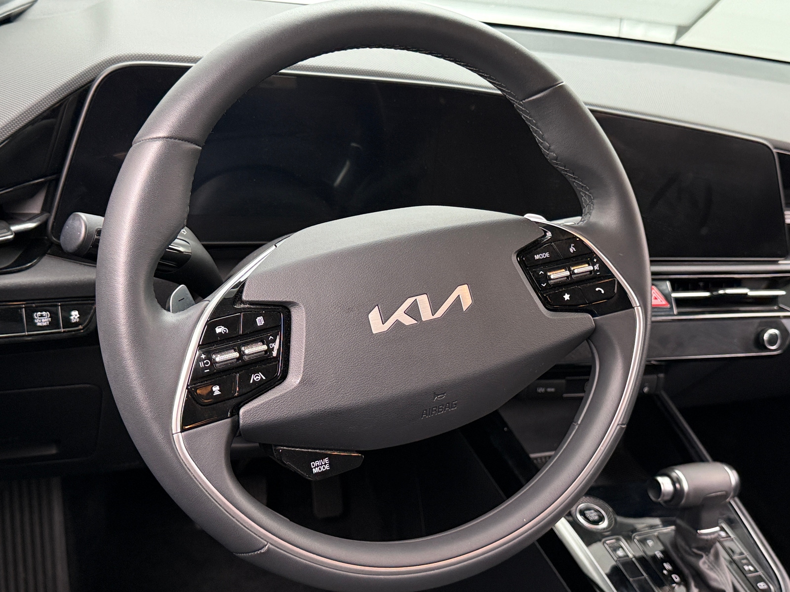 Thumbnail: 2024 Kia Niro - 4