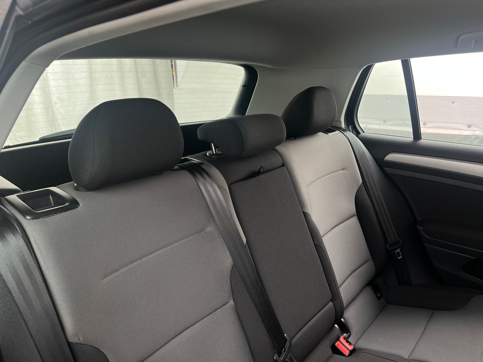 Thumbnail: 2016 Volkswagen e-Golf - 6
