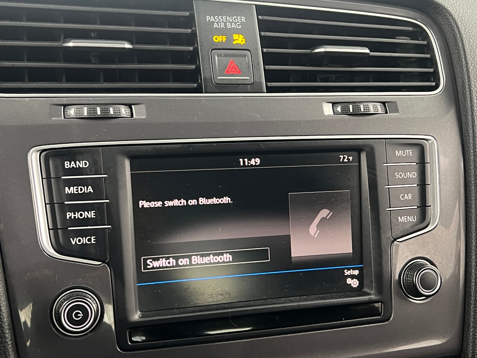 Thumbnail: 2016 Volkswagen e-Golf - 4