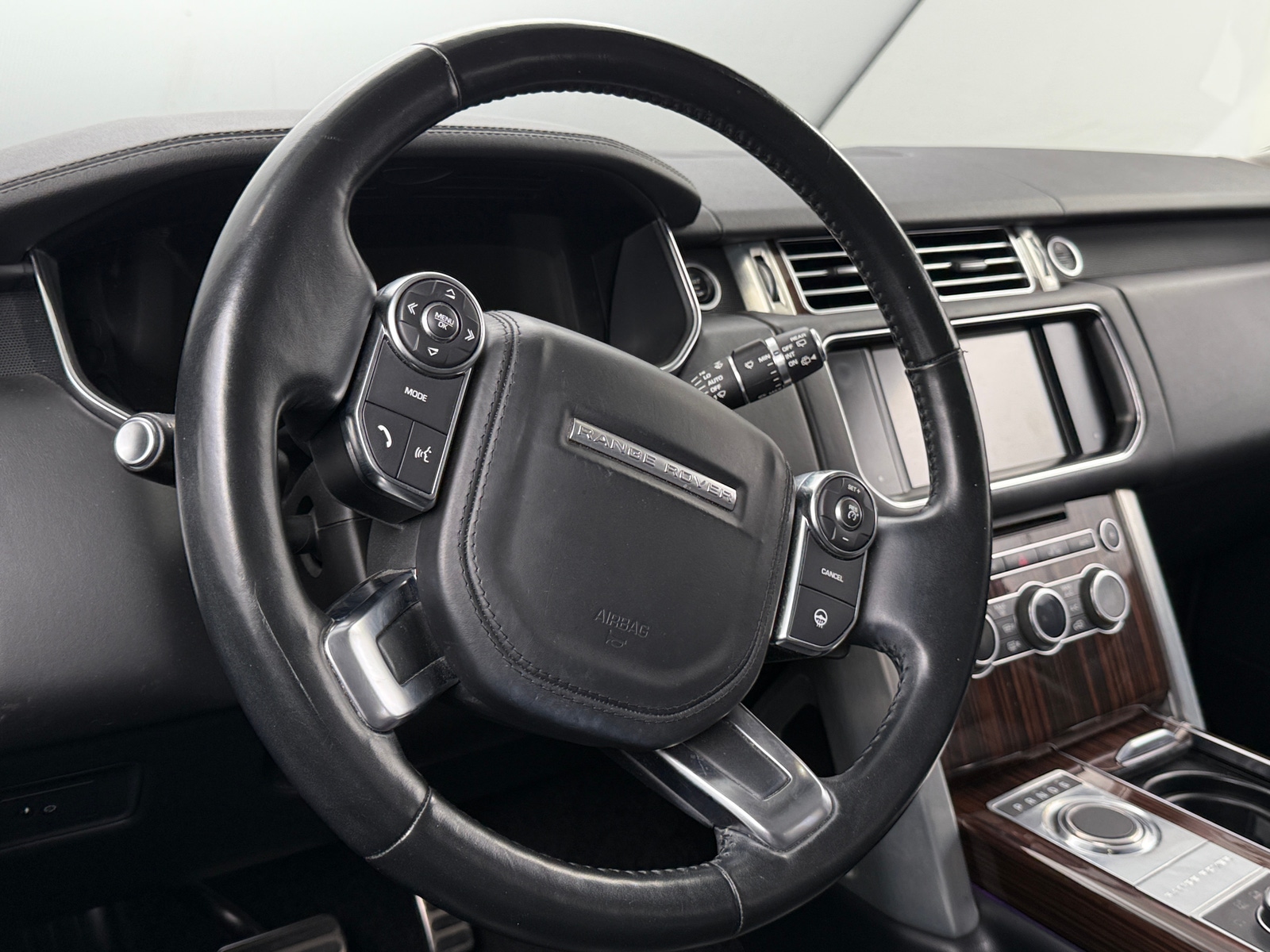 Thumbnail: 2016 Land Rover Range Rover - 4
