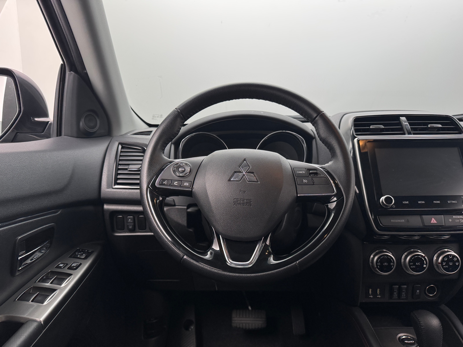 Thumbnail: 2023 Mitsubishi Outlander Sport - 4