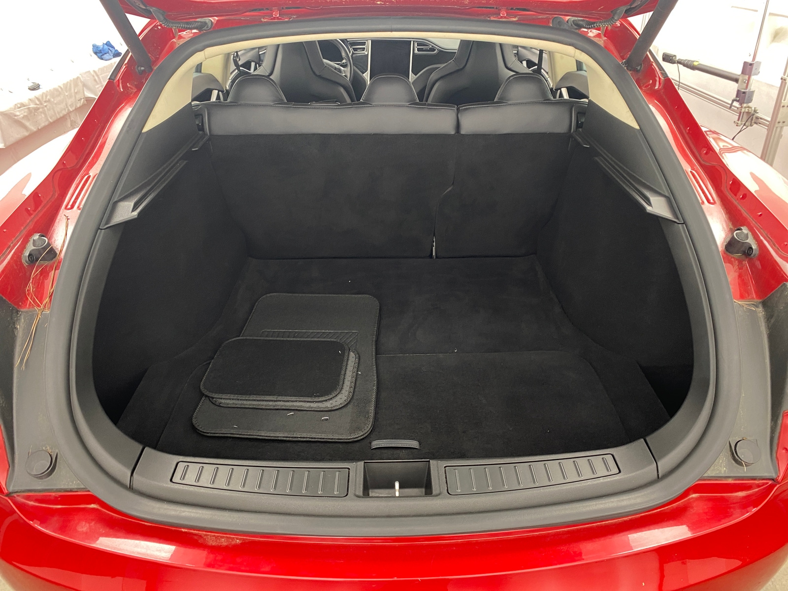 Thumbnail: 2014 Tesla Model S - 6