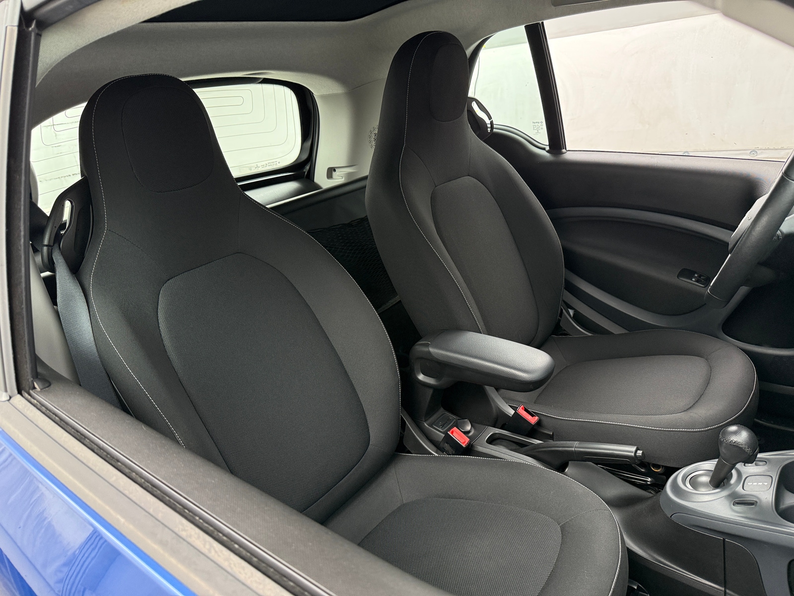 Thumbnail: 2018 smart fortwo - 2