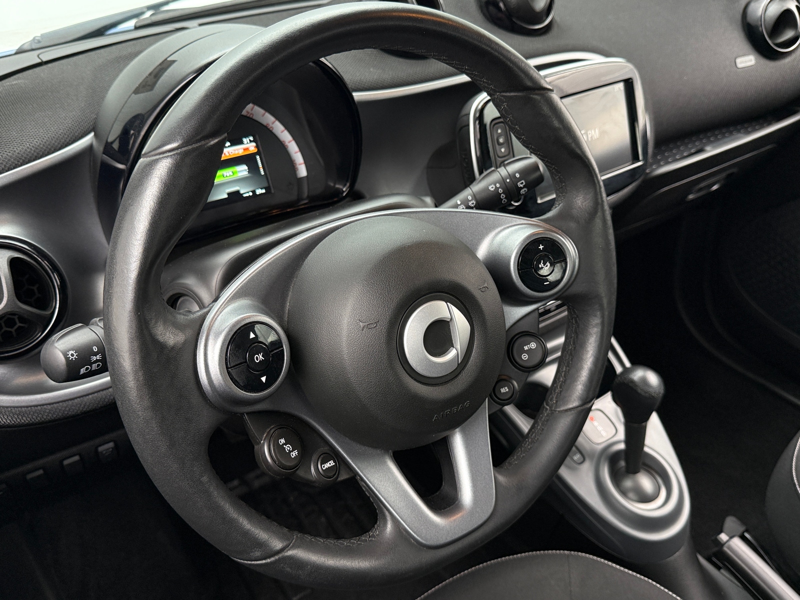 Thumbnail: 2018 smart fortwo - 5