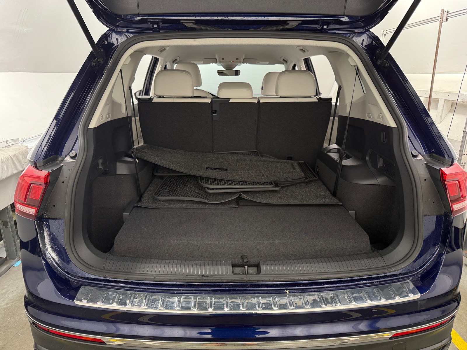 Thumbnail: 2022 Volkswagen Tiguan - 6