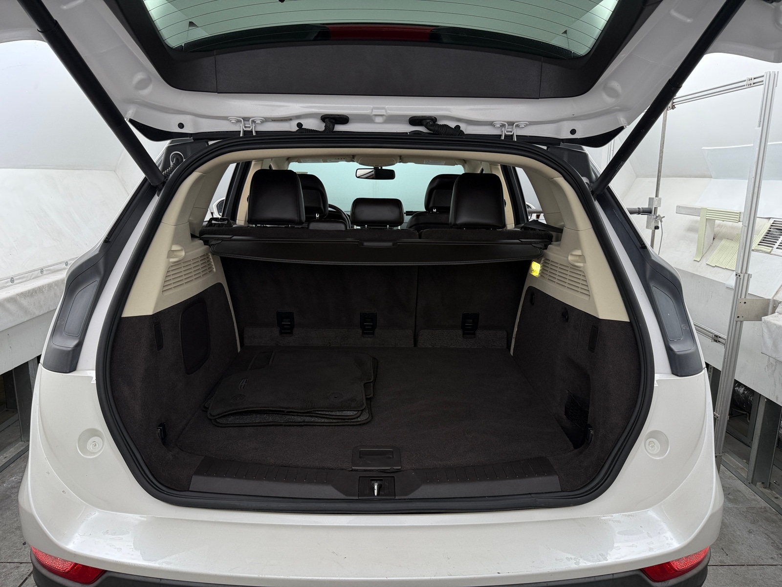 Thumbnail: 2016 Lincoln MKC - 6