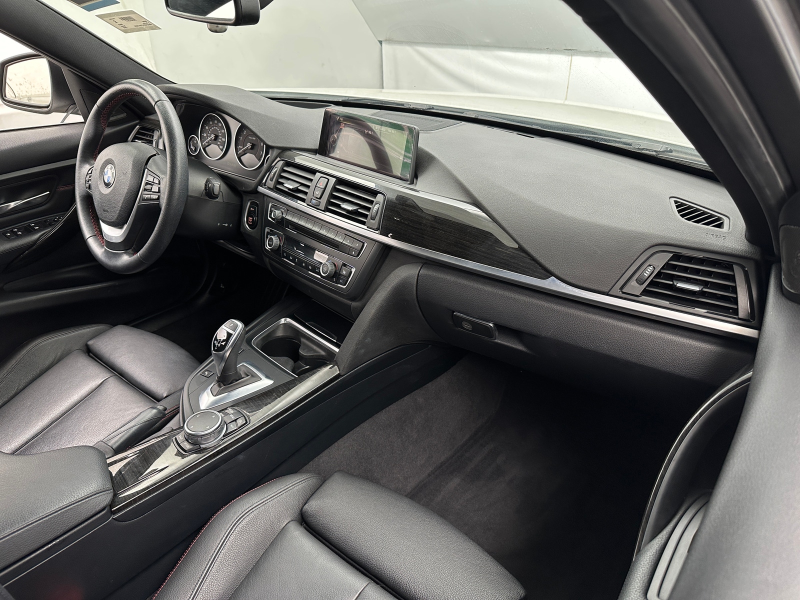 Thumbnail: 2015 BMW 3 Series - 2