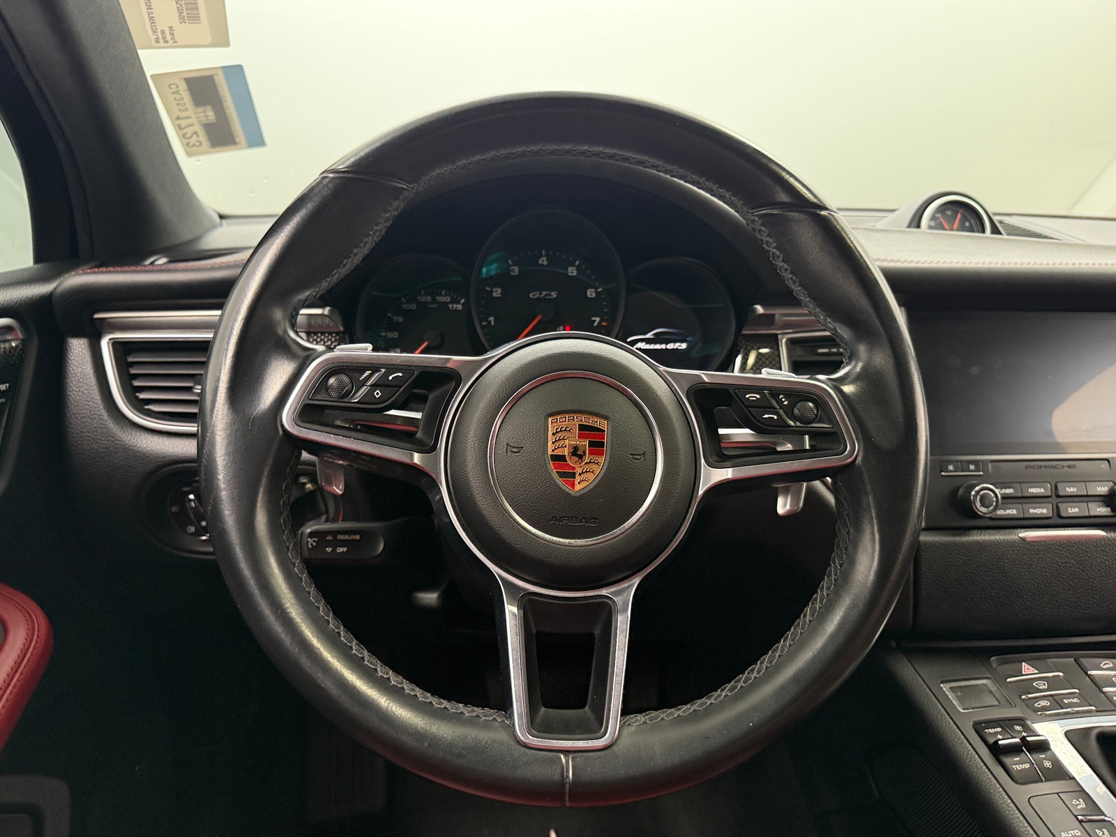 Thumbnail: 2018 Porsche Macan - 4