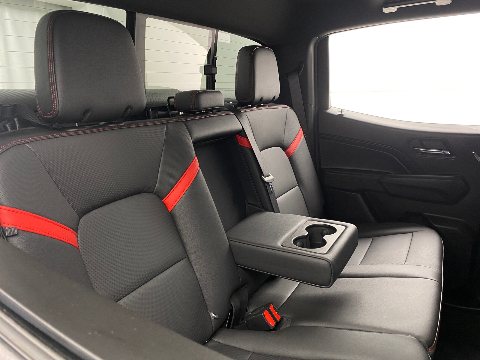 Thumbnail: 2023 Chevrolet Colorado - 5
