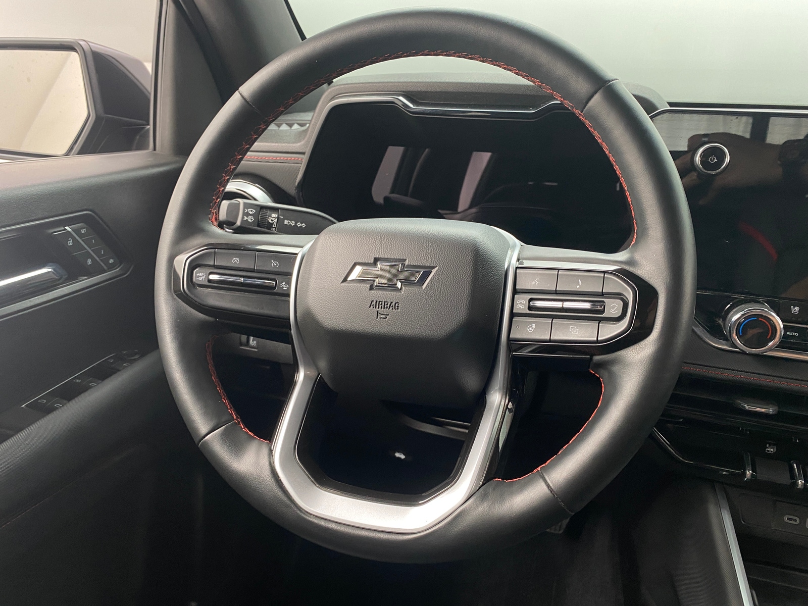 Thumbnail: 2023 Chevrolet Colorado - 4