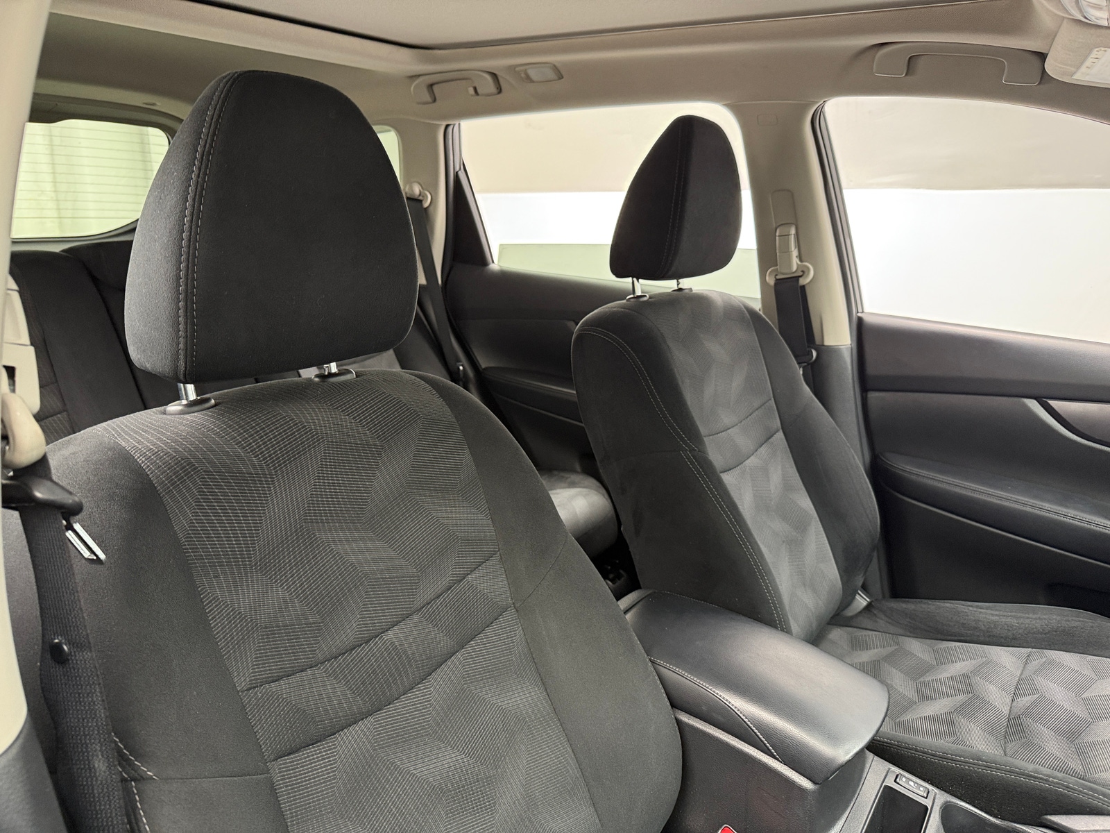 Thumbnail: 2016 Nissan Rogue - 2