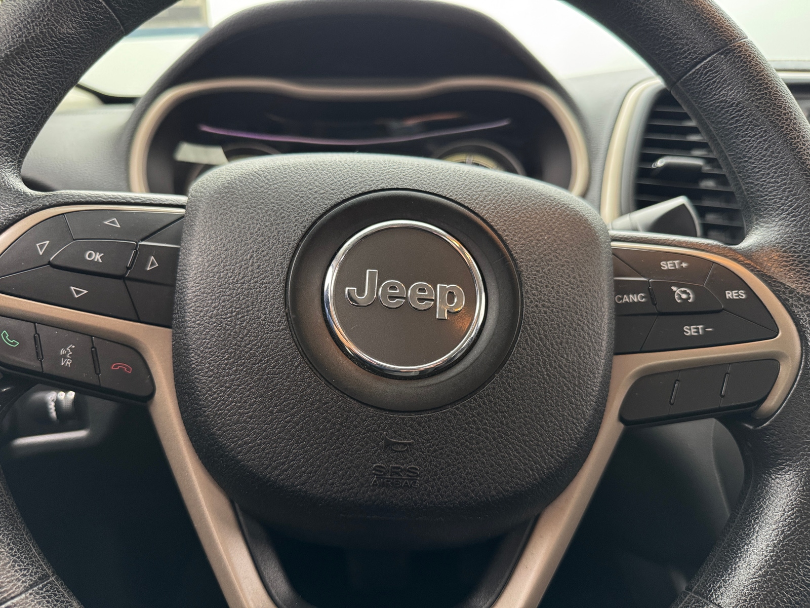 Thumbnail: 2016 Jeep Cherokee - 5