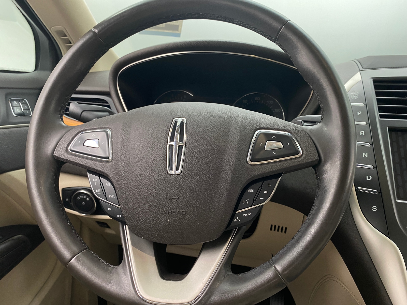 Thumbnail: 2018 Lincoln MKC - 4
