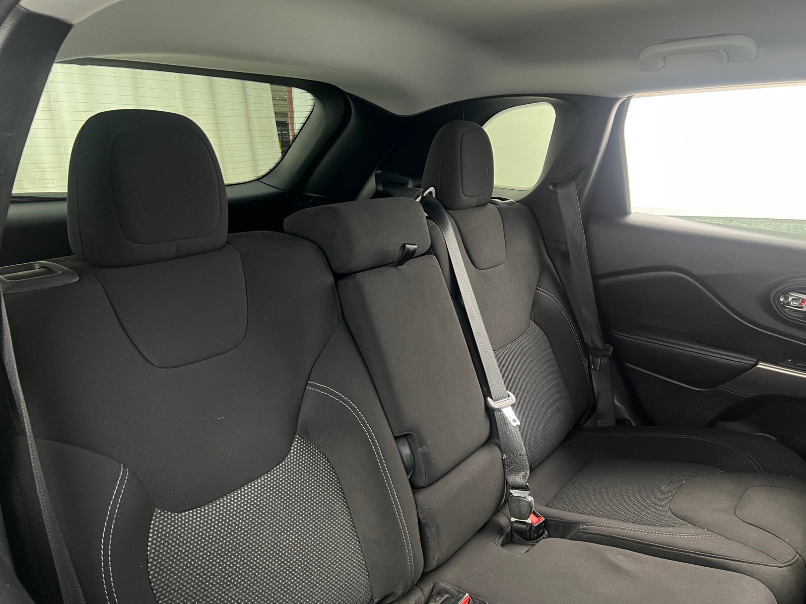 Thumbnail: 2020 Jeep Cherokee - 6