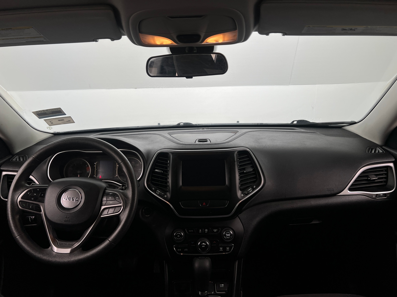 Thumbnail: 2020 Jeep Cherokee - 3