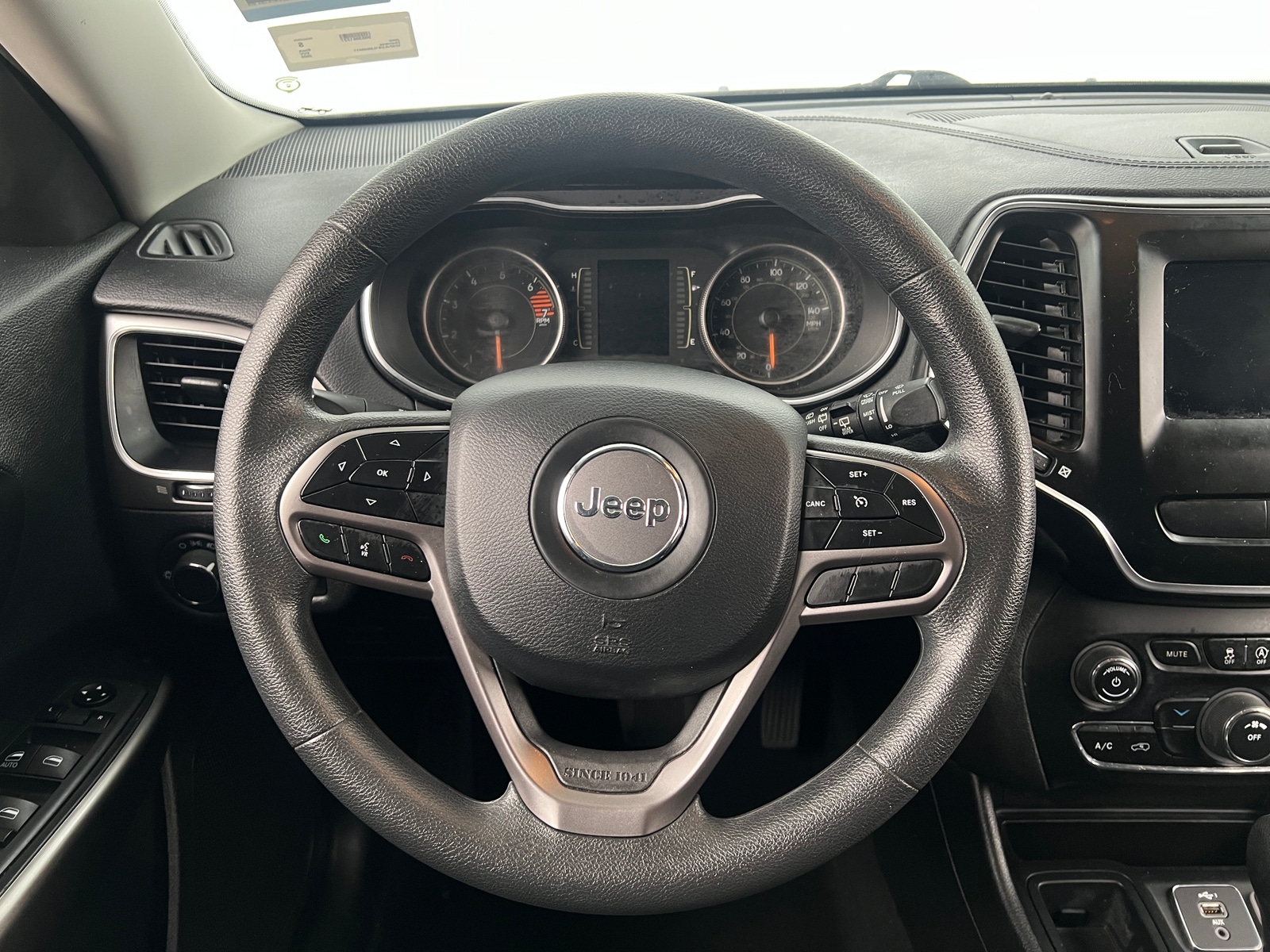 Thumbnail: 2020 Jeep Cherokee - 5
