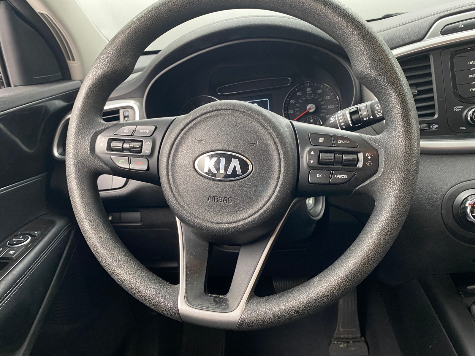 Thumbnail: 2017 Kia Sorento - 5