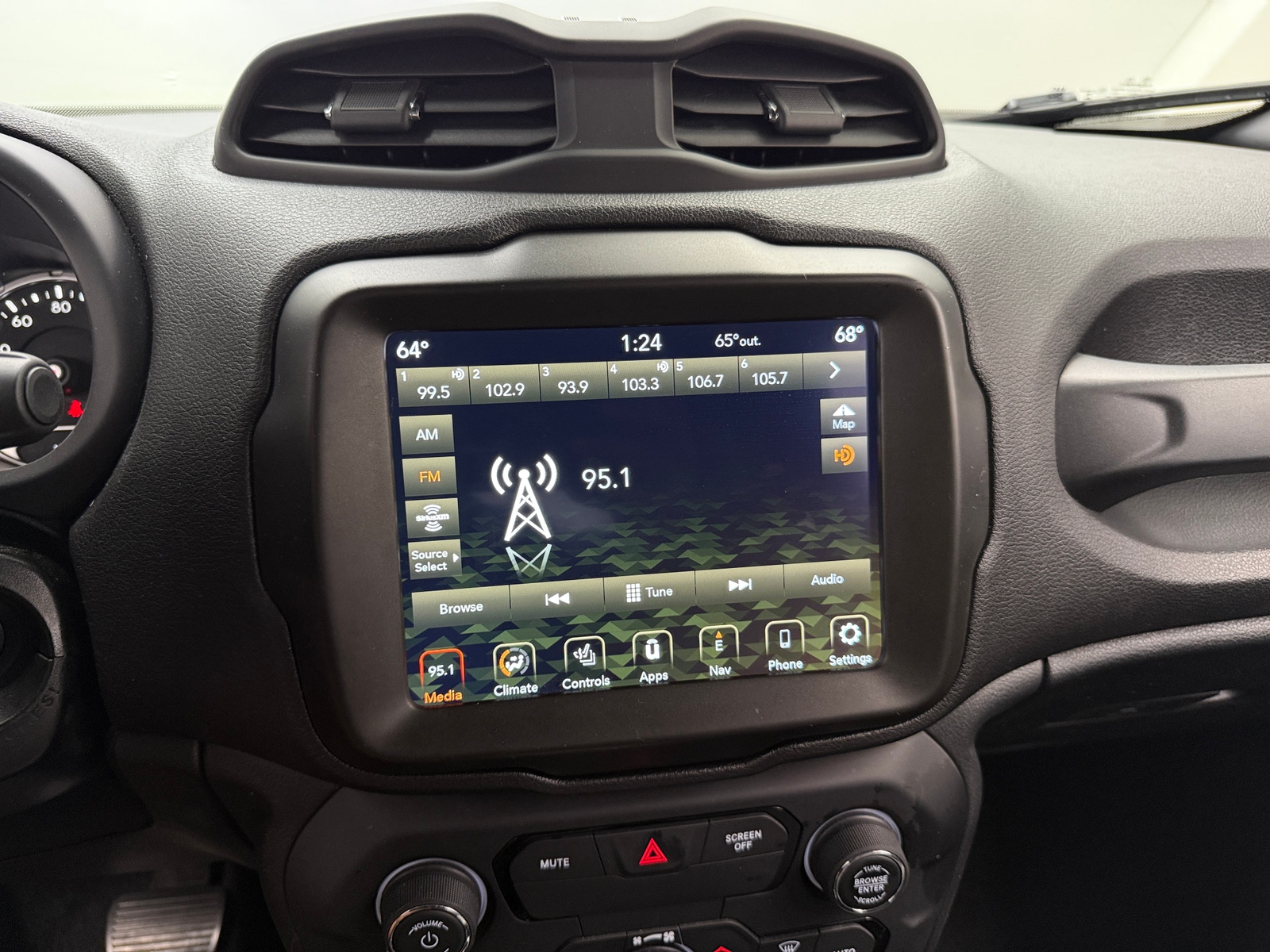 Thumbnail: 2020 Jeep Renegade - 3