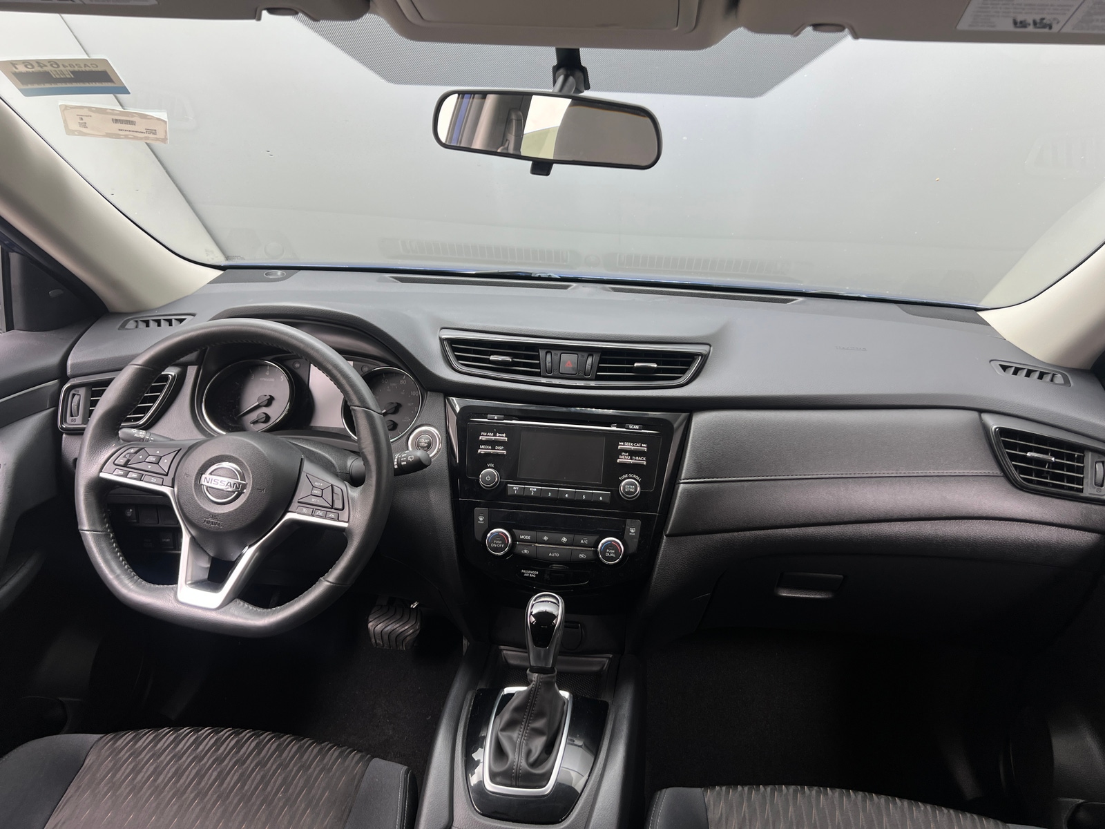 Thumbnail: 2017 Nissan Rogue - 3