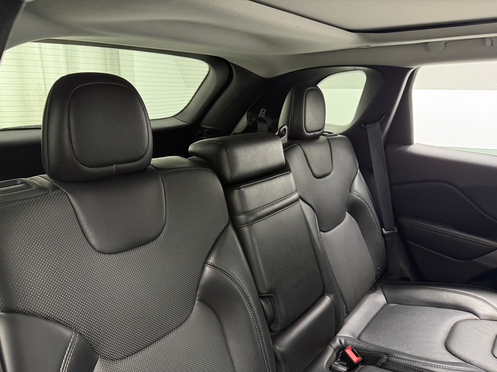Thumbnail: 2019 Jeep Cherokee - 5