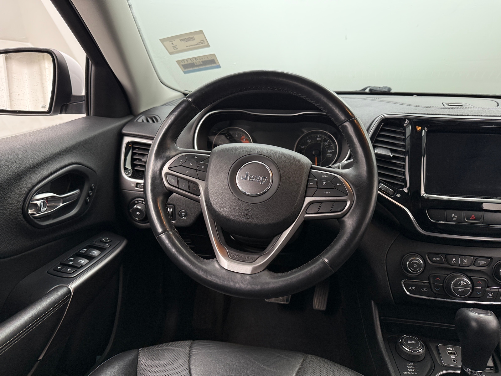Thumbnail: 2019 Jeep Cherokee - 4