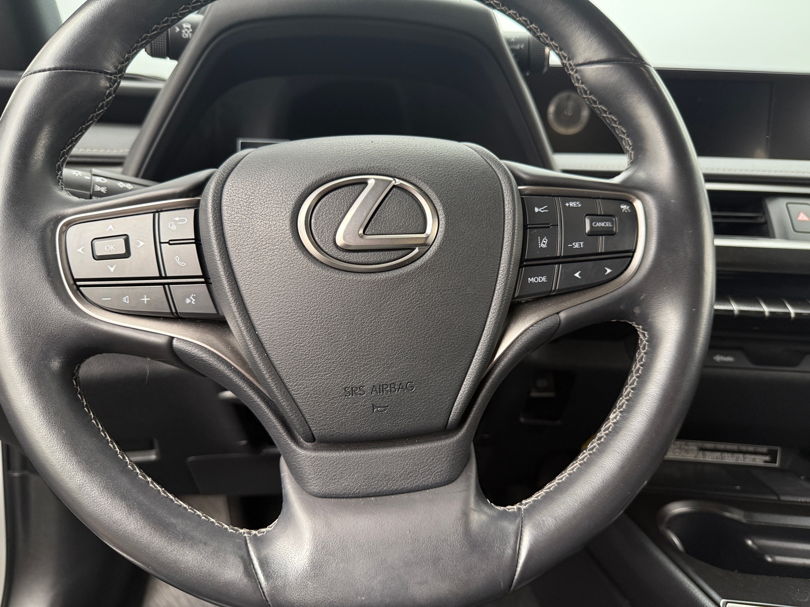Thumbnail: 2021 Lexus UX - 4