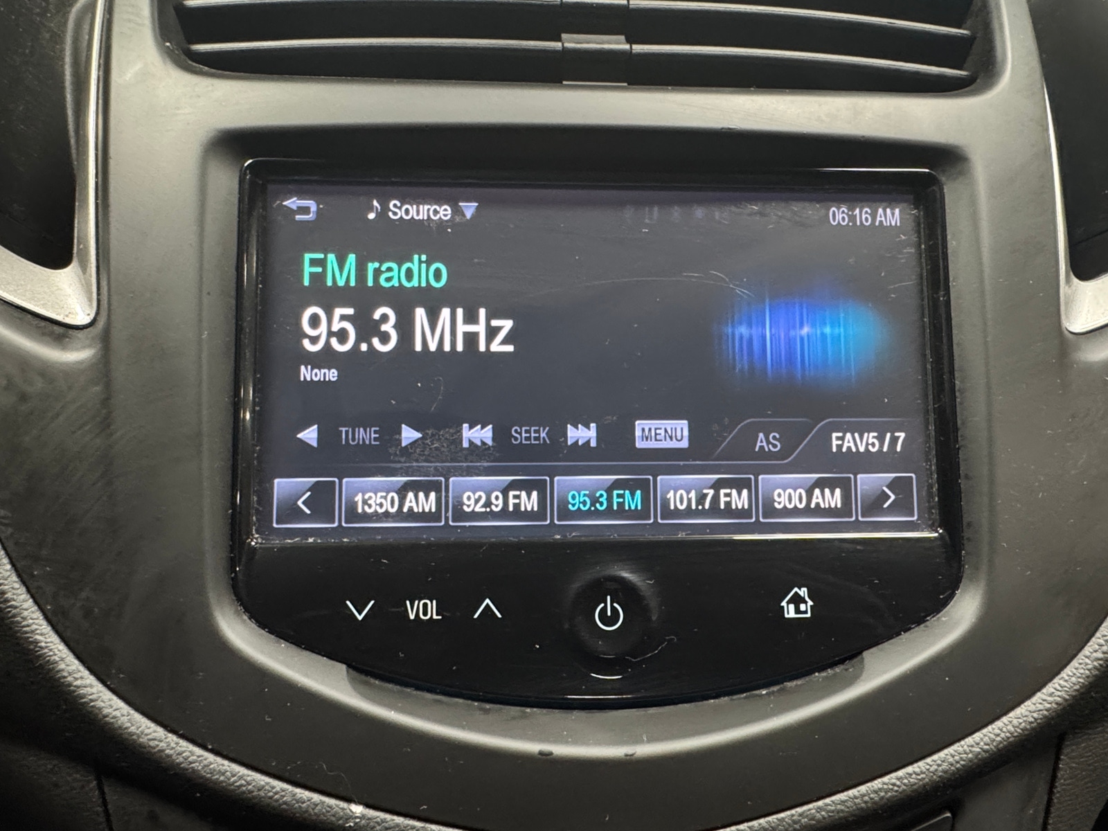 Thumbnail: 2016 Chevrolet Trax - 4
