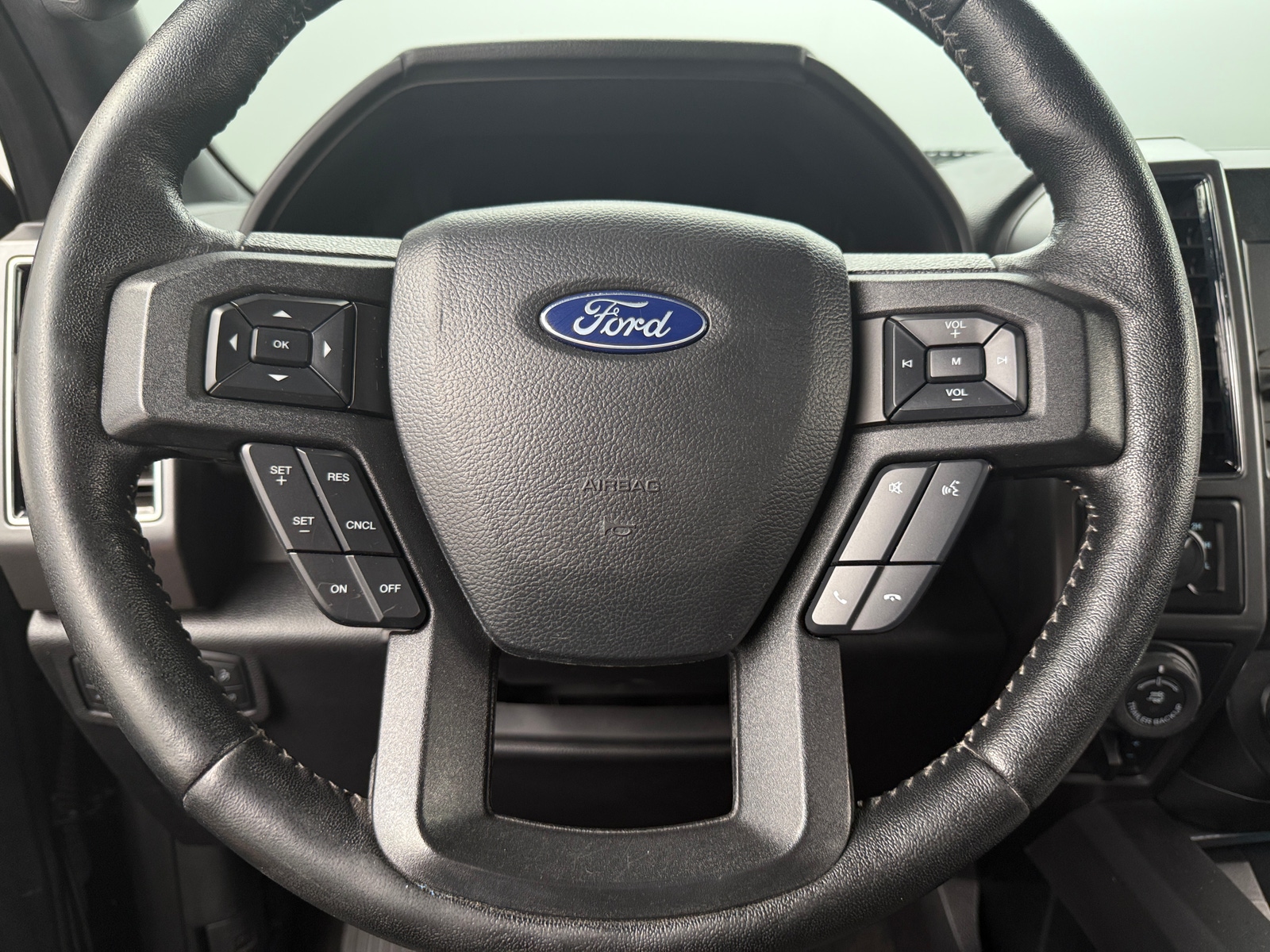 Thumbnail: 2019 Ford Econoline - 5
