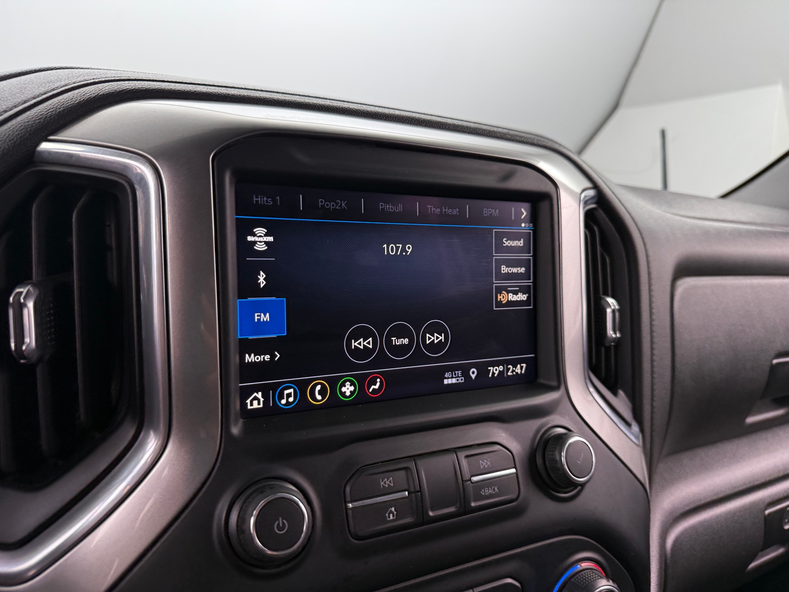 Thumbnail: 2019 Chevrolet Silverado 1500 - 4